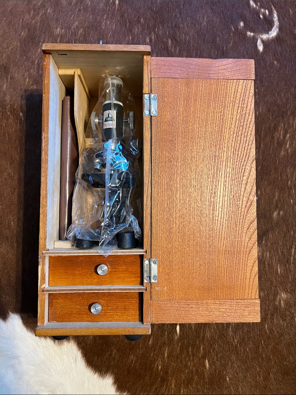 Vintage Microscope in Wooden Storage Box - 1960 Set - 75-500x